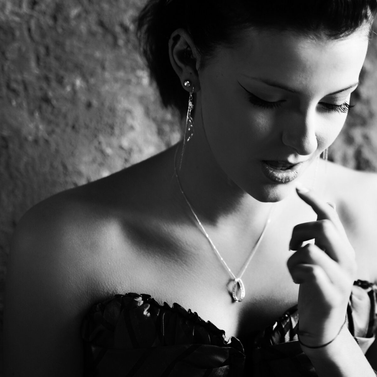 Lauren - natural light from RHS shot in Craigmillar Castle